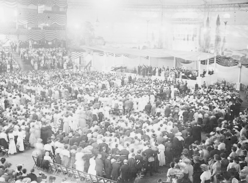 File:General meeting, National Education Association on July 3, 1916 at Madison Square Garden, New York City. Expected to be the largest gathering of American teachers ever held - N.E.A. LCCN2014702187 (cropped).tif