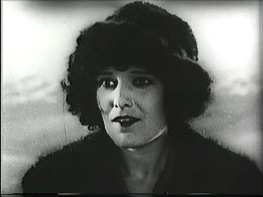 Georgia Hale - The Gold Rush 1925 (02) wmplayer 2013-07-04