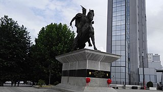 Statuja e Skënderbeut në piedestalin e ri (2010)