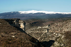 Les gorges de la Nesque et le mont Ventoux.