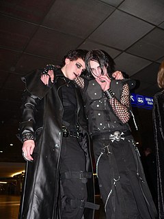 <span class="mw-page-title-main">Mall goth</span> Goth subculture