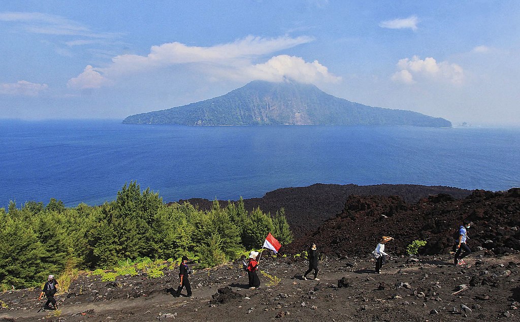 Gunung Anak Krakatau 081384368727 WCAI