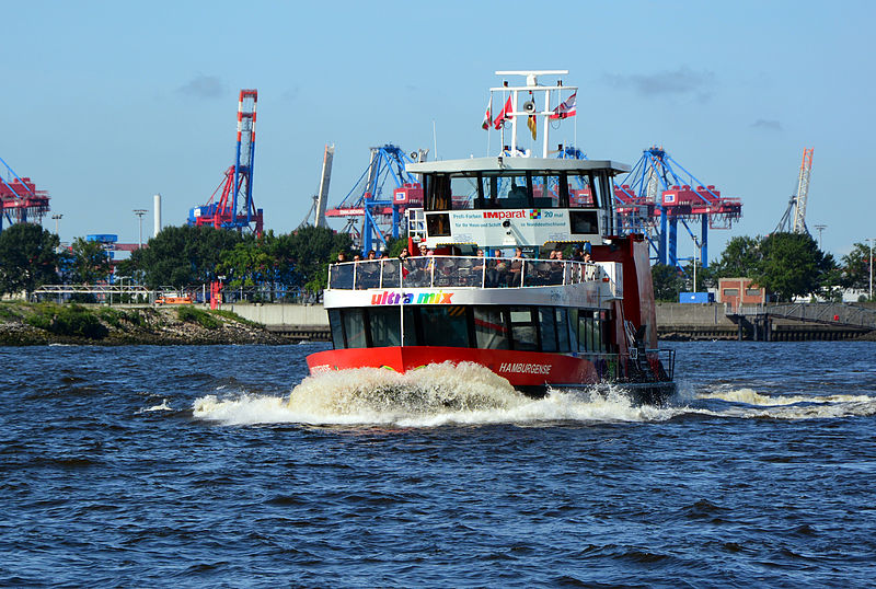 File:Hamburgensie (ship, 2013) 02.jpg