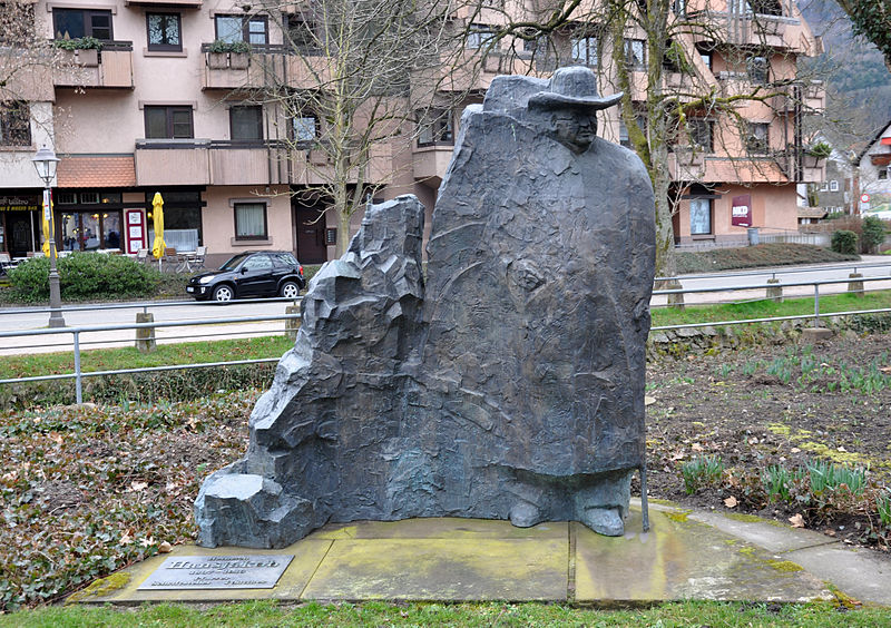 File:Haslach Hansjakob-Denkmal 01.jpg
