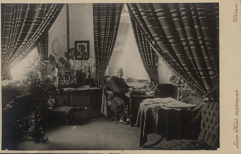 File:Held - Franz Liszt, Porträt im Arbeitszimmer in Weimar, um 1884.jpg