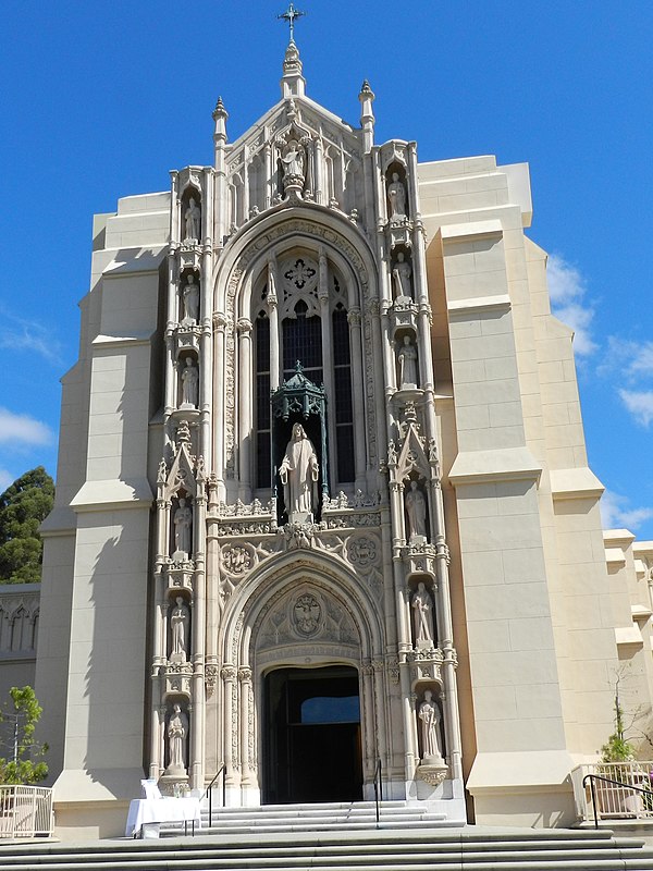 Image: Holysepulchremausoleumhayward (cropped)