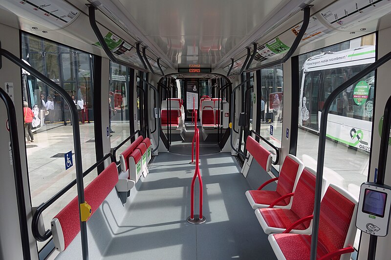 File:Intérieur Tram Avignon.jpg