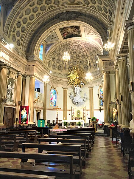 File:Interno Chiesa S. Caterina d'Alessandria Comunanza.jpg