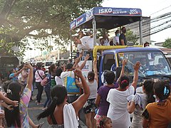 Isko Moreno motorcade Manila East Road kamay