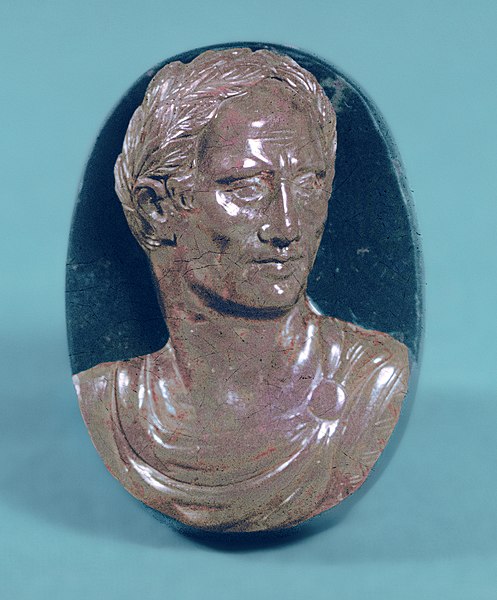 File:Italian - "Antique" Cameo with the Bust of Julius Caesar - Walters 42238.jpg