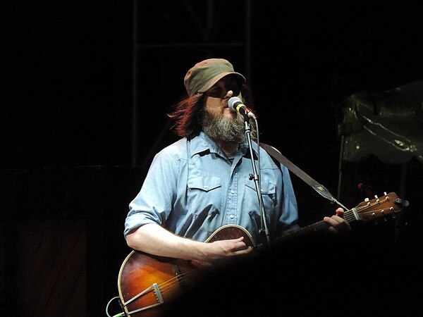 Jeff Mangum performing on the Neutral Milk Hotel reunion tour in 2014