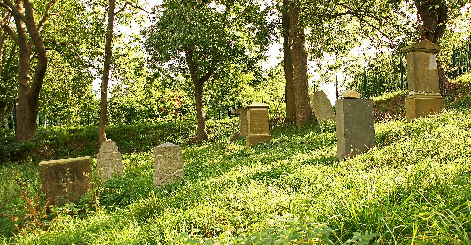 Jüdischer Friedhof Fliesteden, (2) Denkmal-Nr.43, Bergheim.jpg