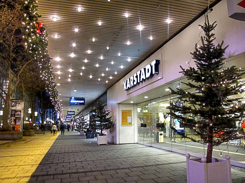 File:Karstadt München im Weihnachtsschmuck.jpg