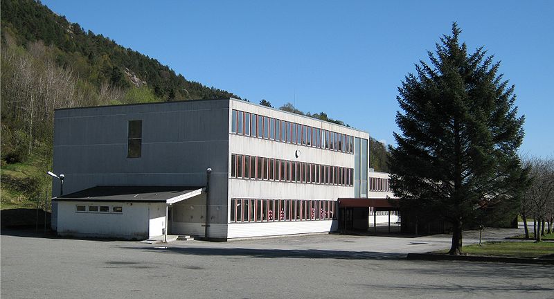 File:Kjøkkelvik skole.jpg