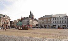 Marktplatz (Karlovo náměstí) mit Kirche St. Bartholomäus