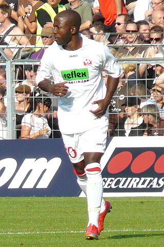 <span class="mw-page-title-main">Domi Kumbela</span> Congolese footballer (born 1984)