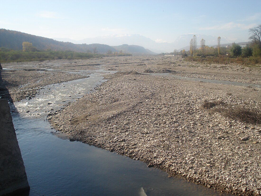 File:Kusarchai River.JPG