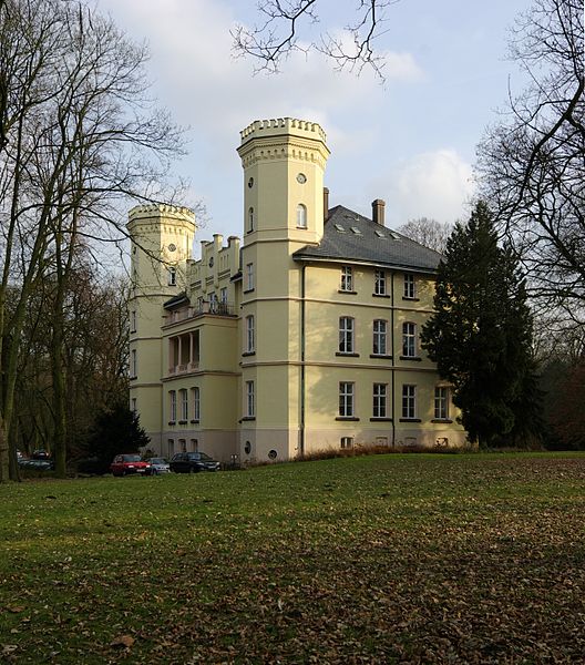 File:Lünen Schloß Schwansbell IMGP9860smial wp.jpg