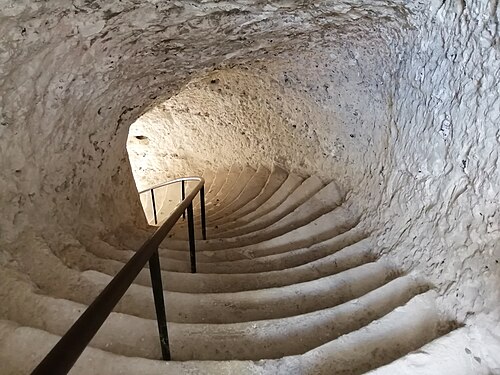 Escalier du donjon de La Roche-Guyon, Normandie, France