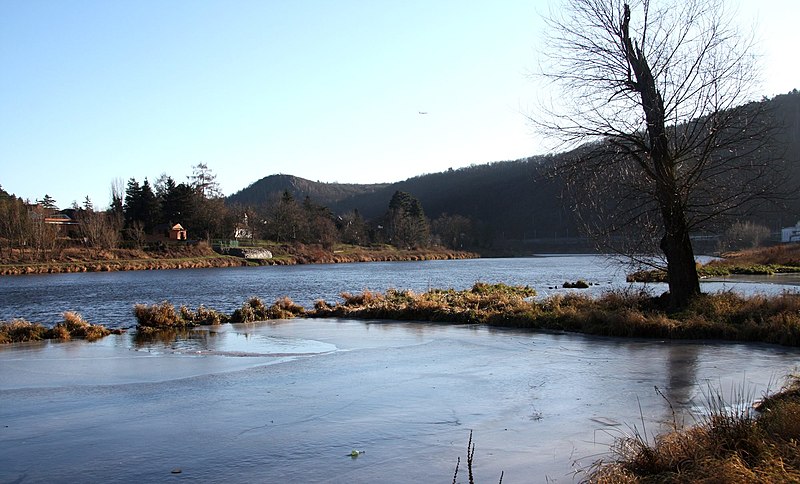 File:Libčice nad Vltavou, Czech Republic - panoramio - melechovsky.jpg