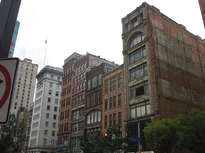 File:Liberty Avenue in the Penn-Liberty Historic District.jpg