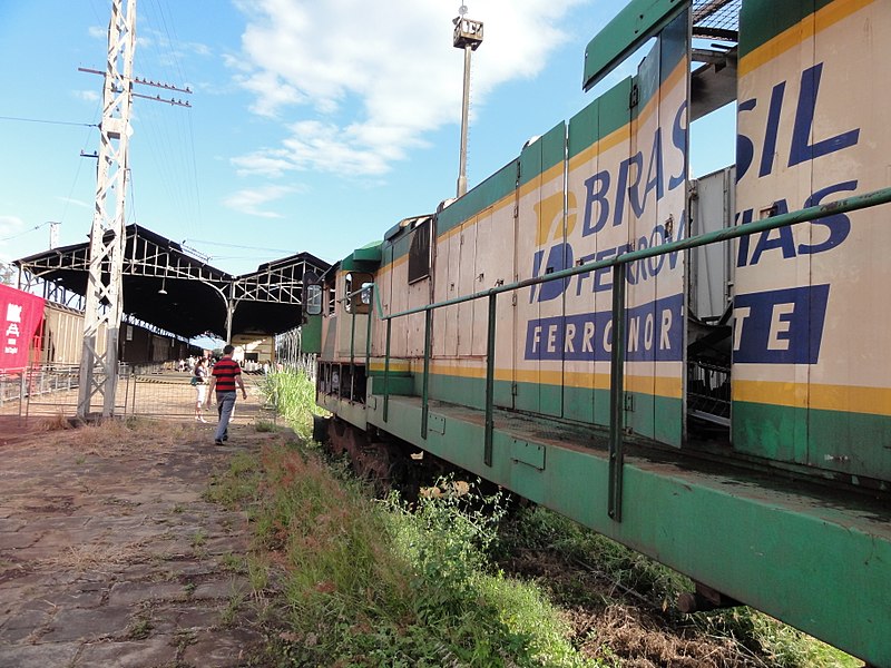 File:Locomotivas abandonadas em Araraquara (5677787263).jpg