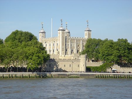 Tập tin:London Tower (1).JPG