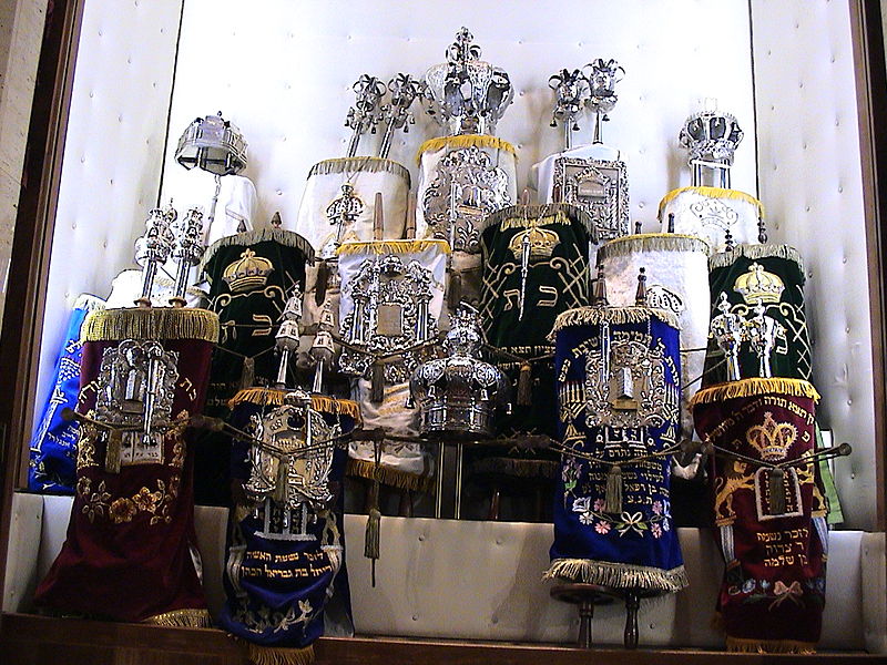 File:Luxembourg City Synagogue Torah ark 3.JPG