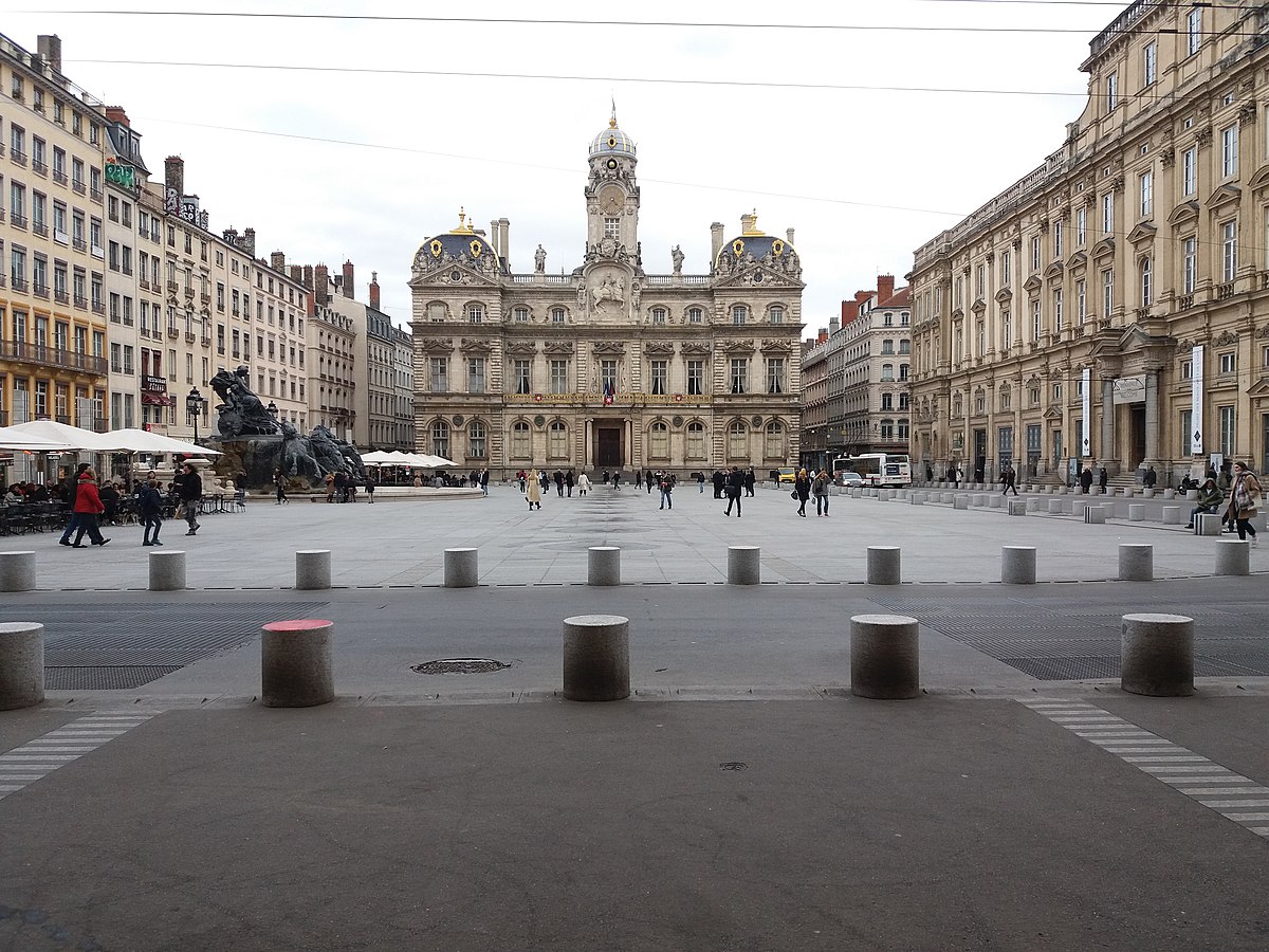 Tout savoir sur la place des Terreaux de Lyon