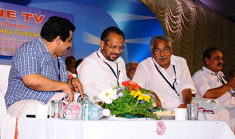 File:M.K.Muneer,T.Ariflai, Oommen Chandy, M.K.Raghavan.JPG