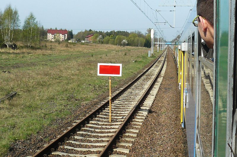 File:MOs810, WG 2015 16, Dolnoslaskie Zakamarki (Wegliniec, tor zamkniety na Bielawe Dln.).JPG