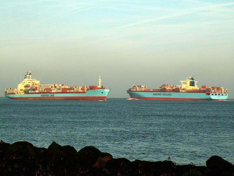 File:Maersk Safmarine Himalaya & Sea Land Express 14-Jan-2006.jpg