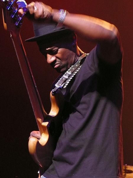 File:Marcus Miller Ancienne 2007 2.jpg