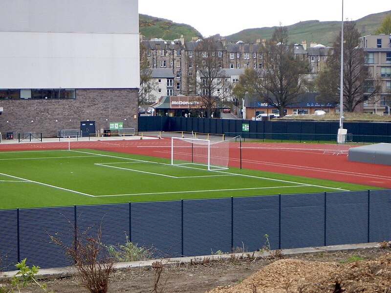 File:Meadowbank Sports Centre (geograph 7511221).jpg