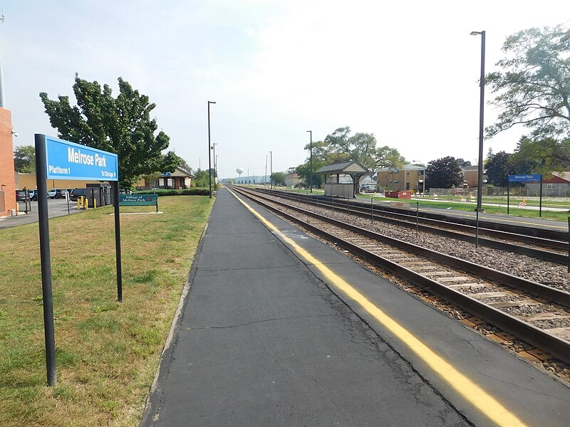 File:Melrose Park Station.jpg