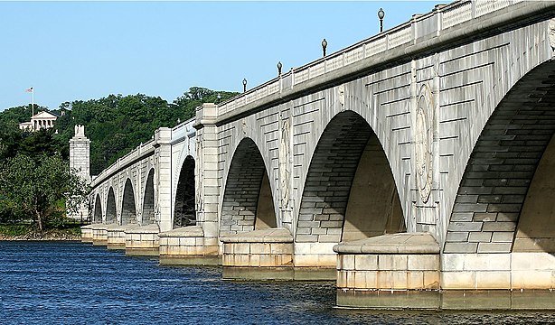 Arlington Memorial Bridge over the Potomac River in Washington, D.C. (2007)
