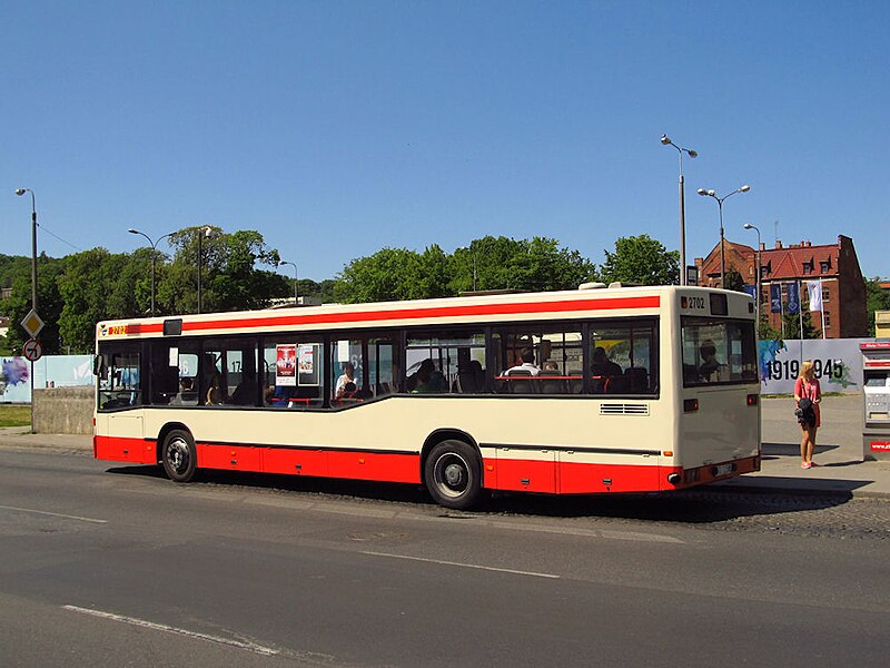 File:Mercedes-Benz O405N2, -2702, ZKM Gdańsk (18187846343).jpg