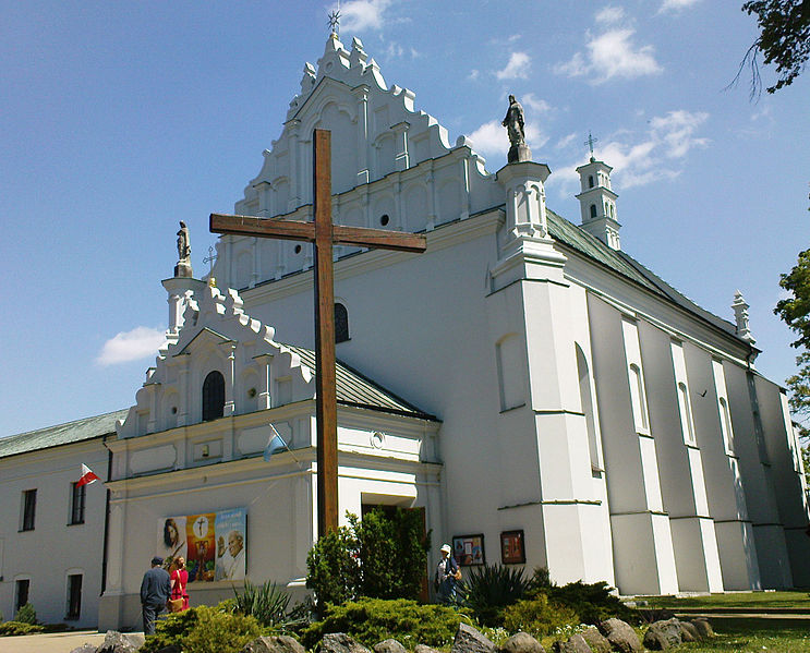 File:Monastery of the Immaculate Conception of the Blessed Virgin Mary in Łęczyca - 01.JPG