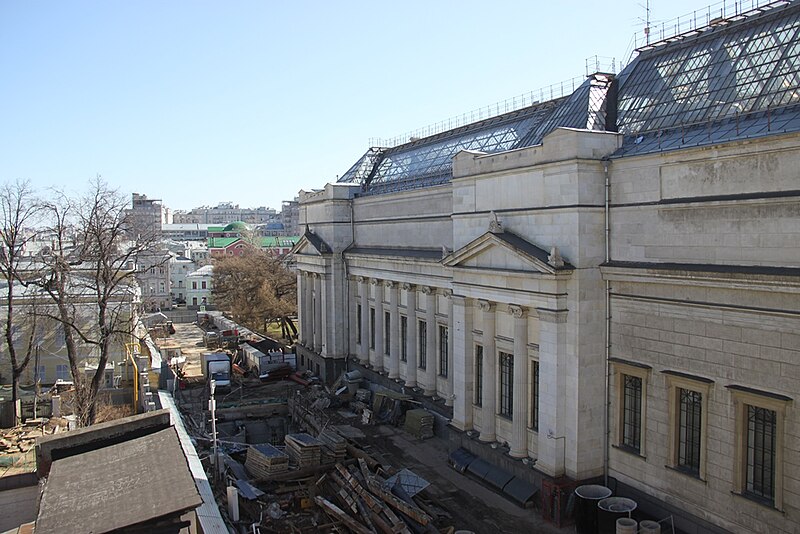 File:Moscow, view of Pushkin Museum from St Antipa belltower (41406864692).jpg