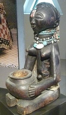 "Woman with a bowl", art of the Malemba Nkulu Musee L 0097.jpg