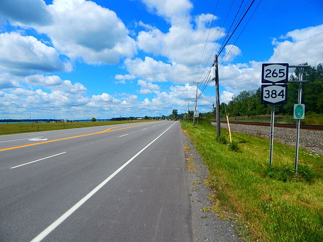 NY 384 and NY 265 northbound at Ward Road in North Tonawanda