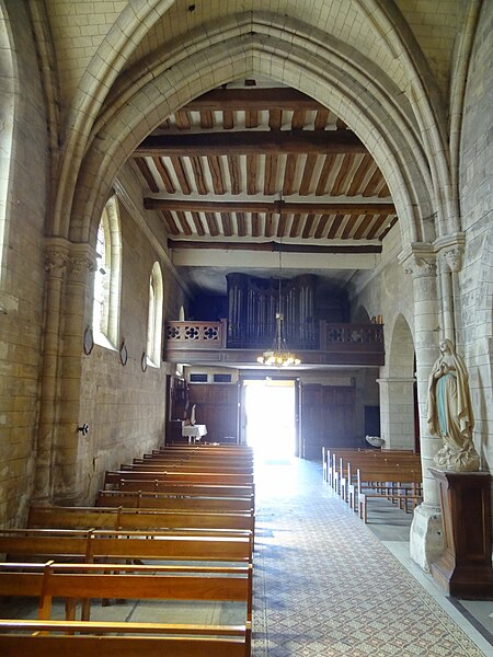 File:Neuilly-en-Thelle (60), église Saint-Denis, base du clocher, vue vers l'ouest 2.jpg