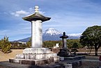 Mount Fuji in the background of Taisekiji temple