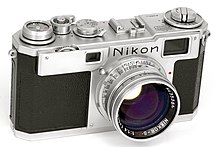 Nikkor-S-C 5 cm F1.4 on a Nikon S2 camera Nikon S2 Chrome Dial (14065413151).jpg