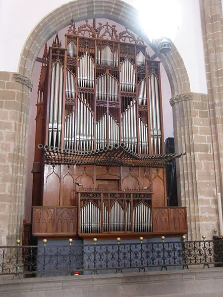 File:Orgue Cathédrale de Las Palmas.jpg