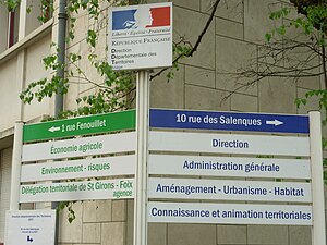 Panneau indicateur d'un service public, administration française.JPG