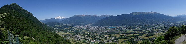 Albertville et la haute combe de Savoie depuis le fort de Tamié.