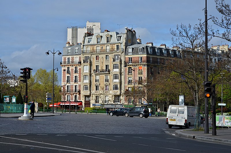 File:Paris Immeubles place d'Italie 2014.jpg