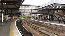 Platforms 1 (right) and 2 Perth railway station - geograph.org.uk - 2212574.jpg