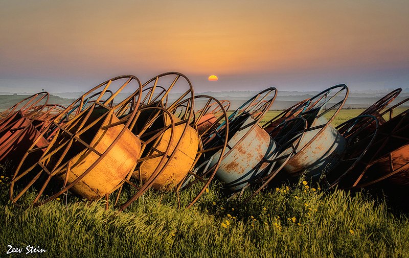 File:PikiWiki Israel 83193 wheels for irrigation pipes in the jezreel valley.jpg